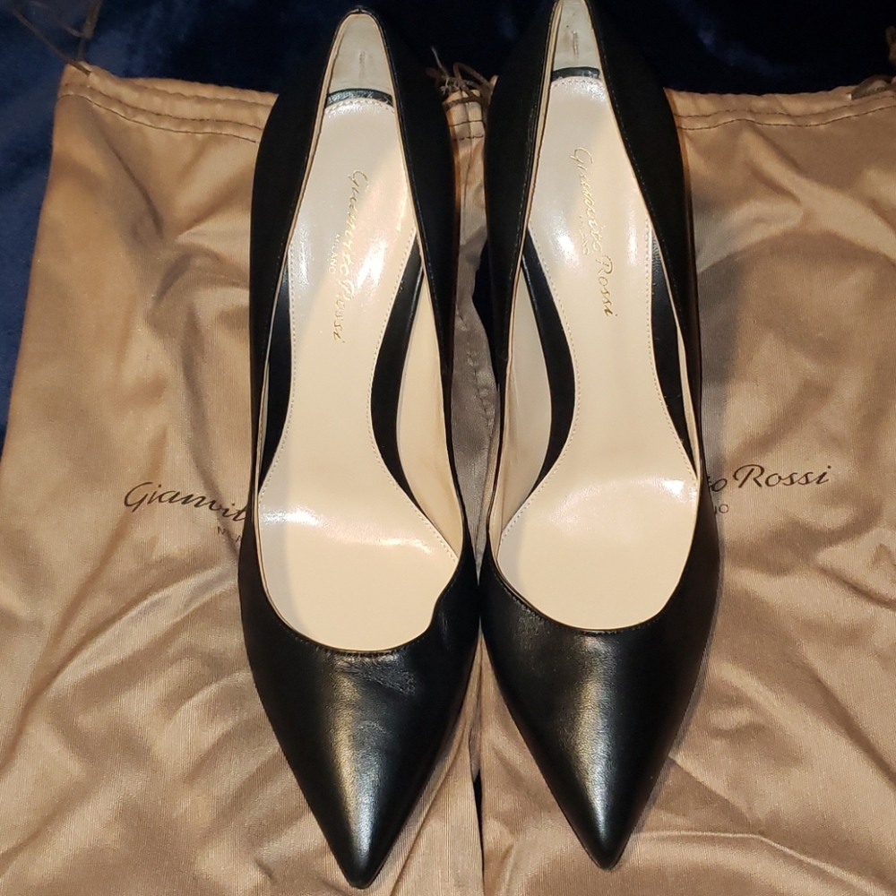 Gianvito Rossi Point-Toe Pumps